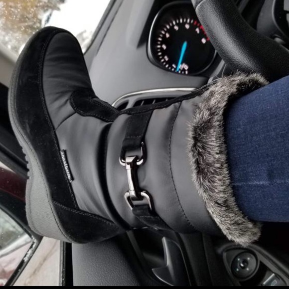Santana Canada Black Faux Fur Winter Snow Boots - Picture 1 of 11